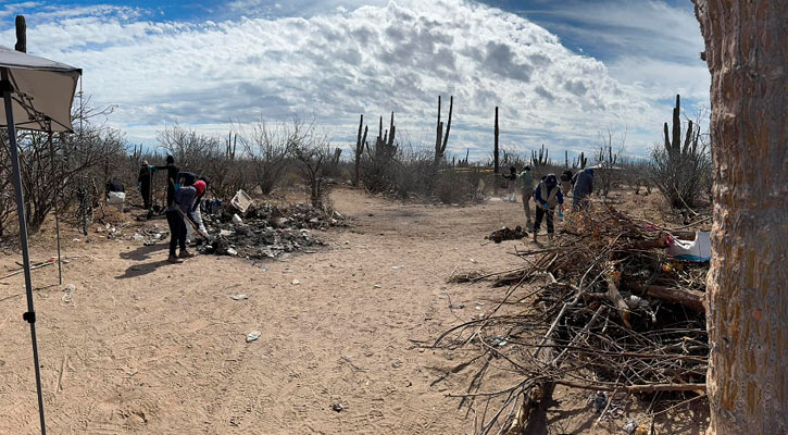 Encuentran dos cuerpos en la primera fosa clandestina localizada el jueves en La Paz