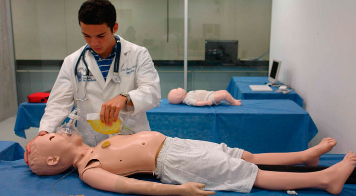 Apertura de la carrera de medicina en la UABCS depende de Hacienda