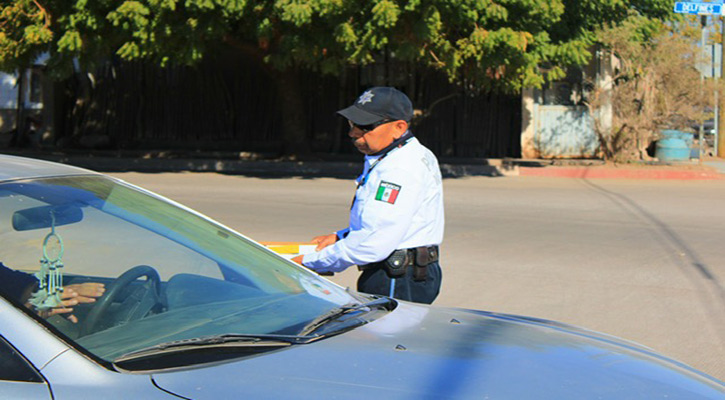 Trabaja Seguridad Pública de Loreto en concientizar sobre la documentación vehicular y el polarizado