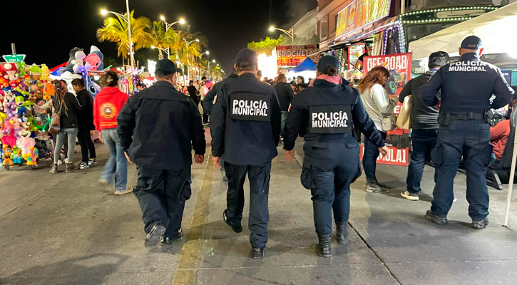 Detienen a 3 personas, 4 se desmayaron y clausuraron un negocio en el segundo día del Carnaval La Paz 2025