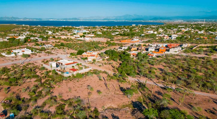 Pide Gobernador a Ejidos en Los Cabos que abaraten tierra para Programa de Vivienda