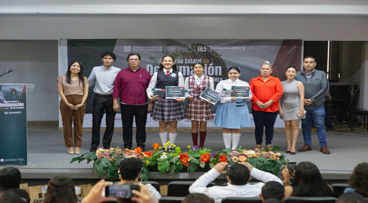 Realizaron Concurso Estatal de Declamación; joven de Loreto resulta ganadora