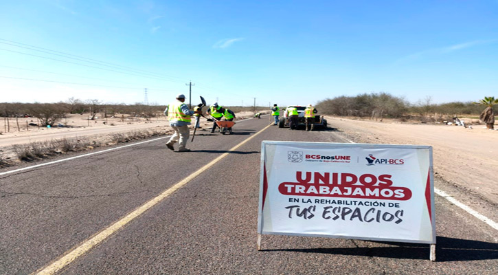 Atiende API bacheo en la carretera Constitución-San Carlos