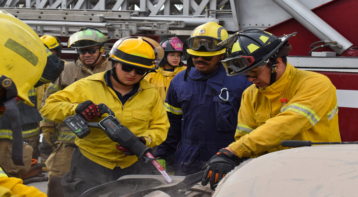 Capacitan Bomberos de California a los de La Paz en rescate y atención prehospitalaria