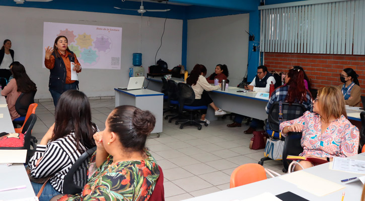 Asisten más de 900 docentes en segunda caravana académica en La Paz