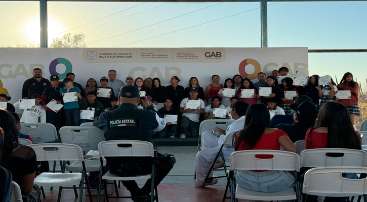 Premian a estudiantes que participaron en cortometrajes realizados en escuelas de la colonia La Pasión en La Paz