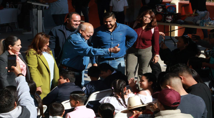 Arrancó Víctor Castro el programa Escuelas con Cambio en Los Cabos