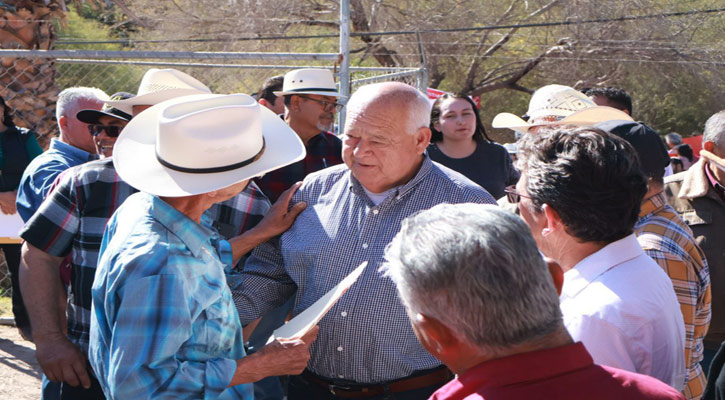 Beneficia el gobernador Víctor Castro con más apoyos a productores de Mulegé